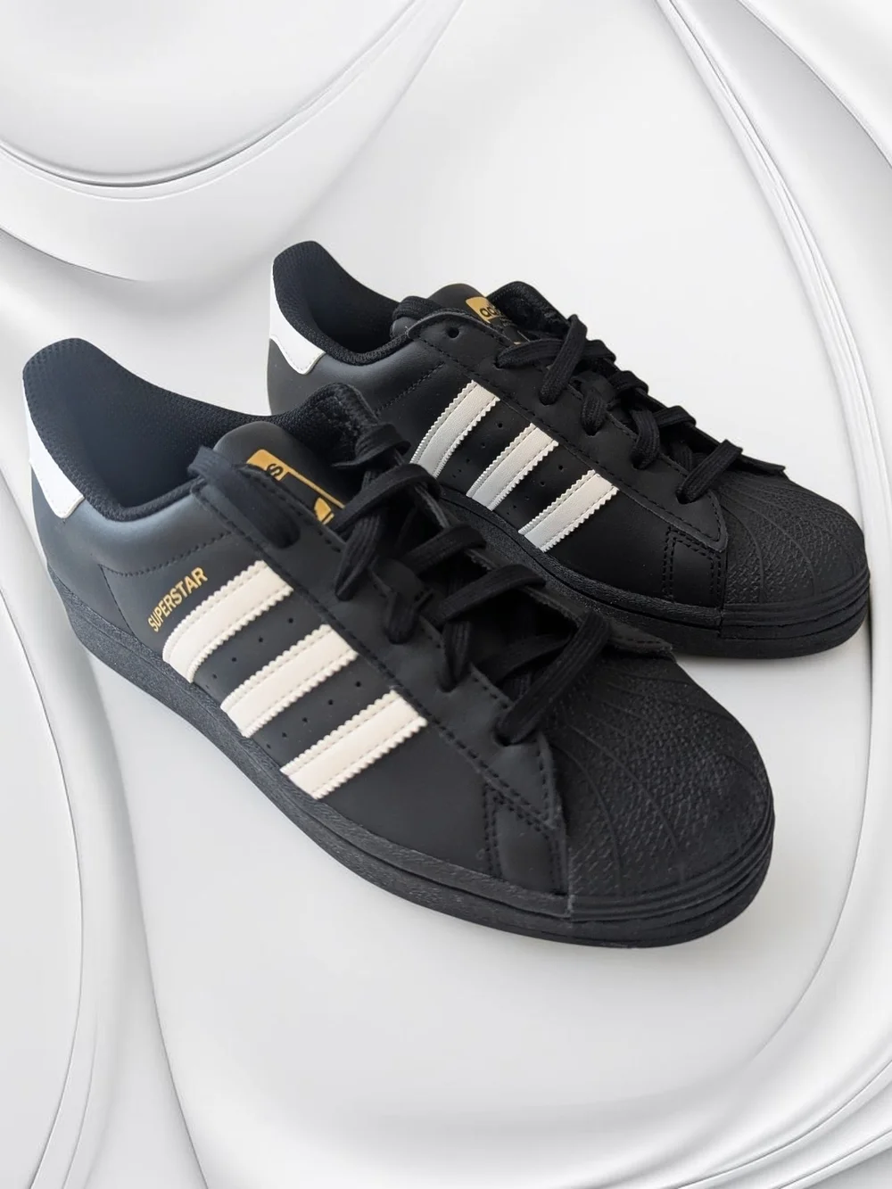 Adidas Classic Originals Superstar J Grade School Black/White Size 6